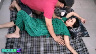 Amateur Indian Sister Gets her Beautiful Pussy Drilled Deep Inside