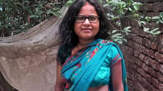 Desi sexy house wife hardcore fucking neighbour boy in outdoor