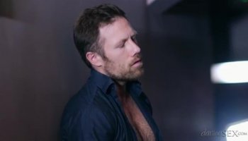 Fellow seduces amateur hottie to fuck for cash