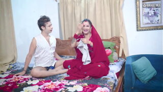 Indian Bihari Bhabhi Fucks Three Guys Infront of Her Hubby Double Anal